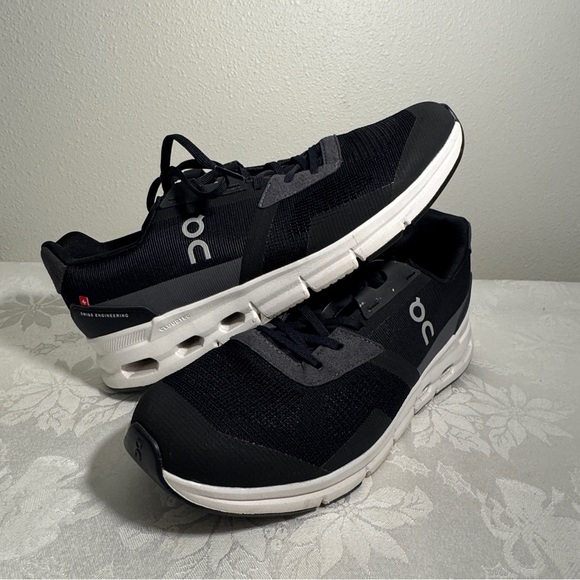 On Running Cloudrift Running Shoe Men’s 9 Black/White Like New - Picture 2 of 15